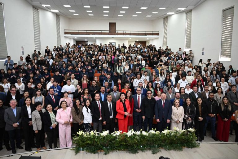 UAZ y CDHEZ firman convenio de colaboración