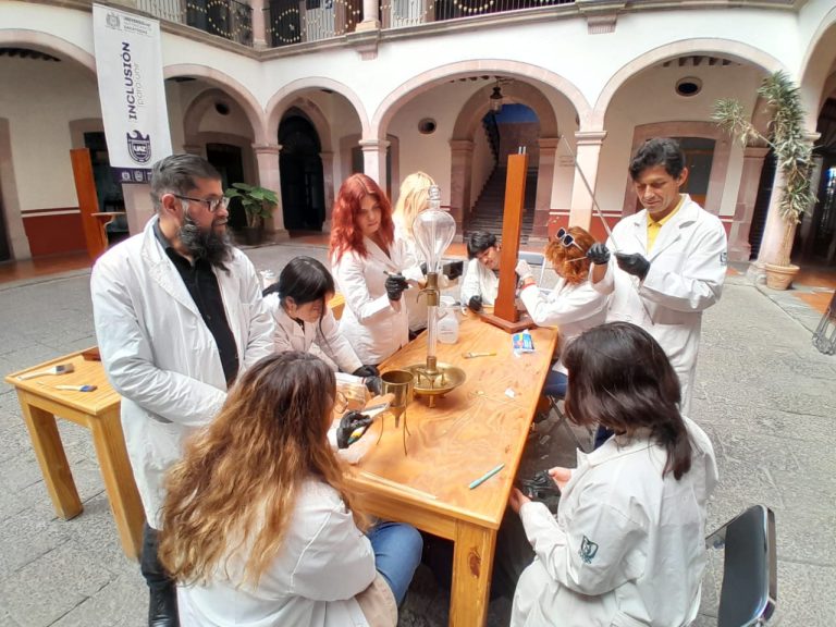 Realizan labores de conservación en el Museo Universitario