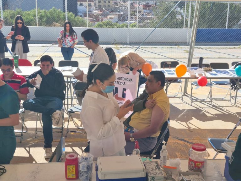 Realizan ExpoSalud en el Área de Humanidades y Educación