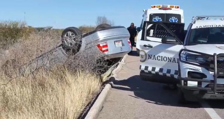 Se sale del camino y vuelca cerca de El Arenal