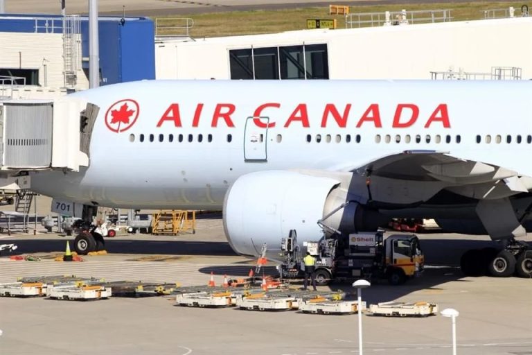 Baja turismo de Canadá a EU tras llegada de Trump