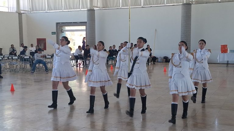 Concursan Bandas de Guerra y Escoltas de Bandera