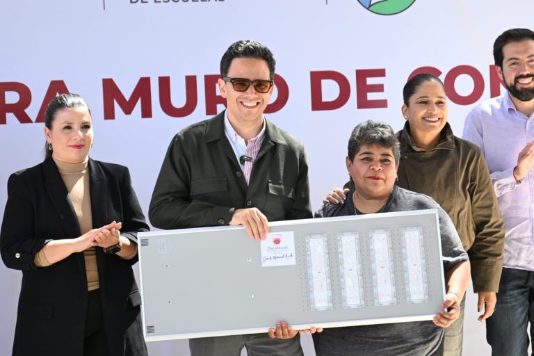 Invierten 2.2 mdp en muro perimetral de primaria
