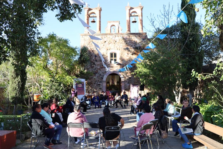 Fomentan convivencia vecinal con Tertulias en Familia