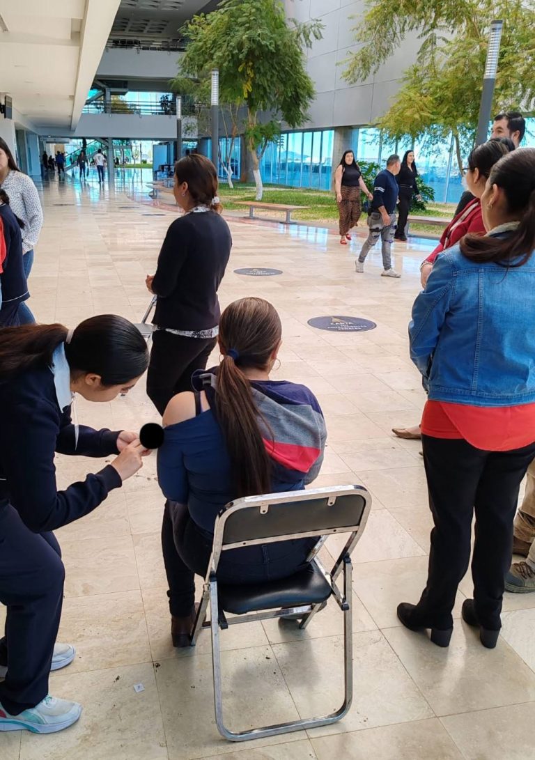 Participan trabajadores de la Fiscalía en campaña de vacunación