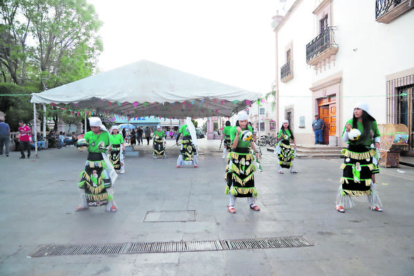 Convocan a clases de danza para jóvenes
