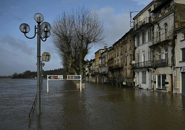 Deja 2 muertos tormenta «Nils» en el suroeste de Francia