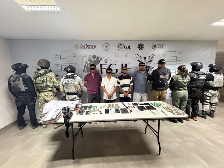 Detienen a 9 por narcomantas