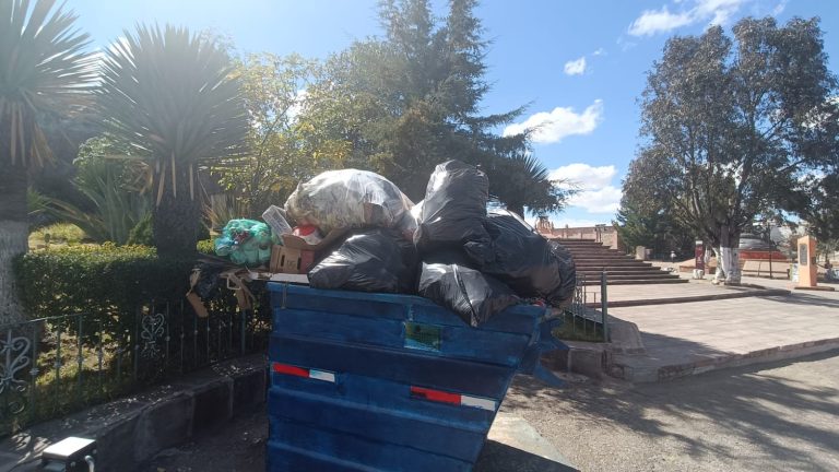 Se desborda basura en La Bufa