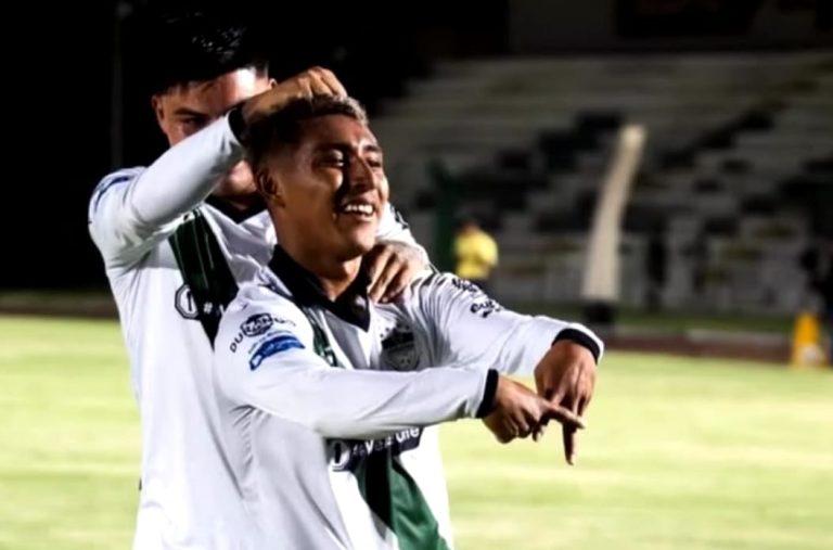 Zacatecanos aportan a victoria de Alacranes de Durango