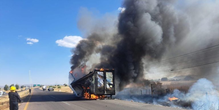 Se incendia tractocamión en Trancoso