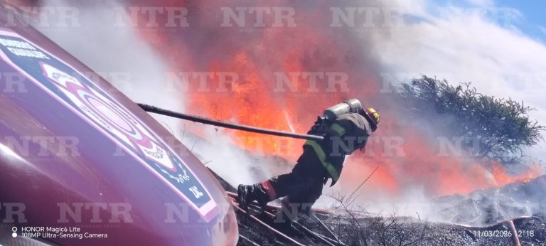 Se incendia corralón de la FGJE; se quemaron 12 unidades