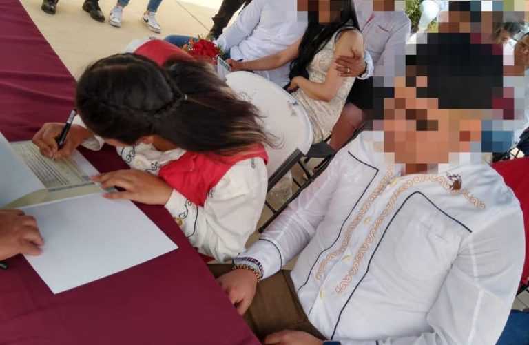 Realizan matrimonios colectivos en el CERERESO varonil