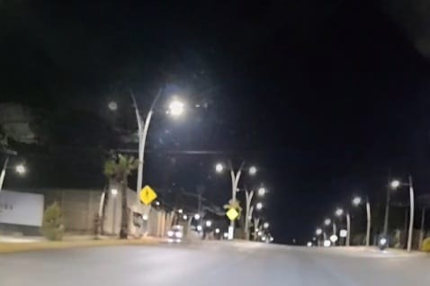 Reparan alumbrado de la avenida Nezahualcóyotl