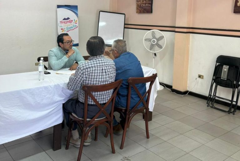 Buscan comerciantes solución a vialidad