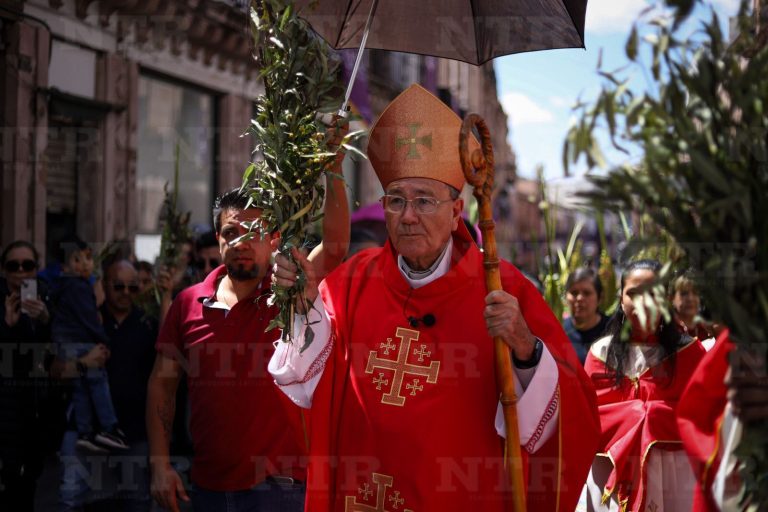 Celebran católicos el Domingo de Ramos
