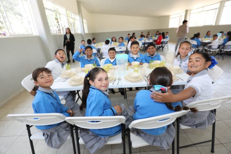 Construyen comedor en la primaria Rafael Ramírez