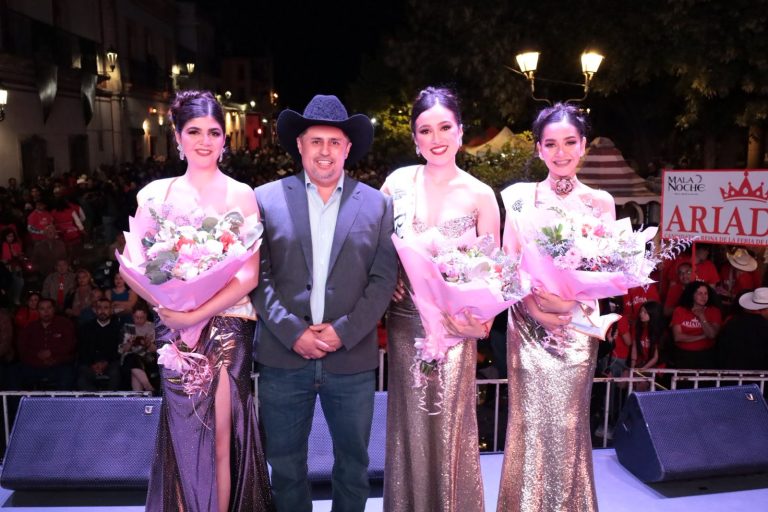 Eligen a Ariadna como Reina de la Feria de la Primavera