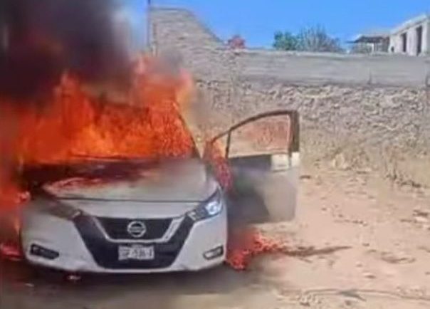 Se incendia auto en el bulevar Bicentenario
