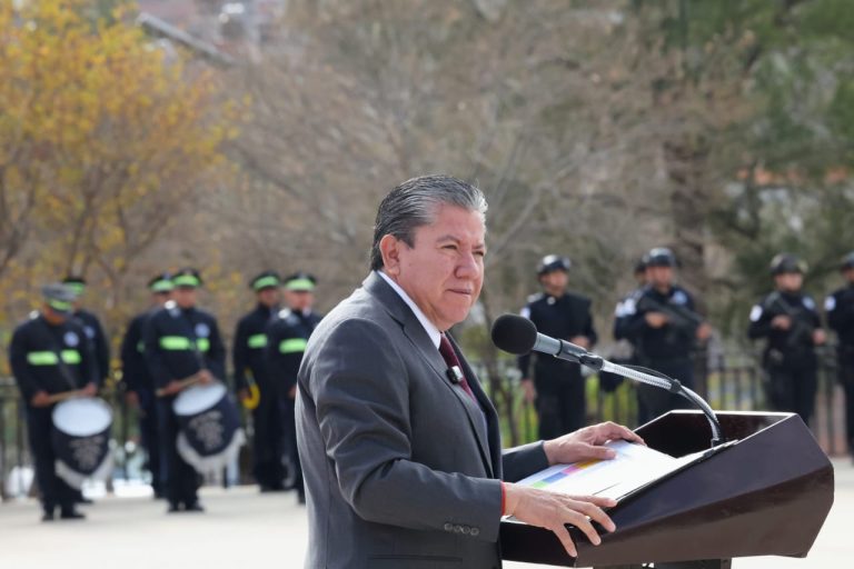Llama gobernador a cumplir con ley de seguridad pública