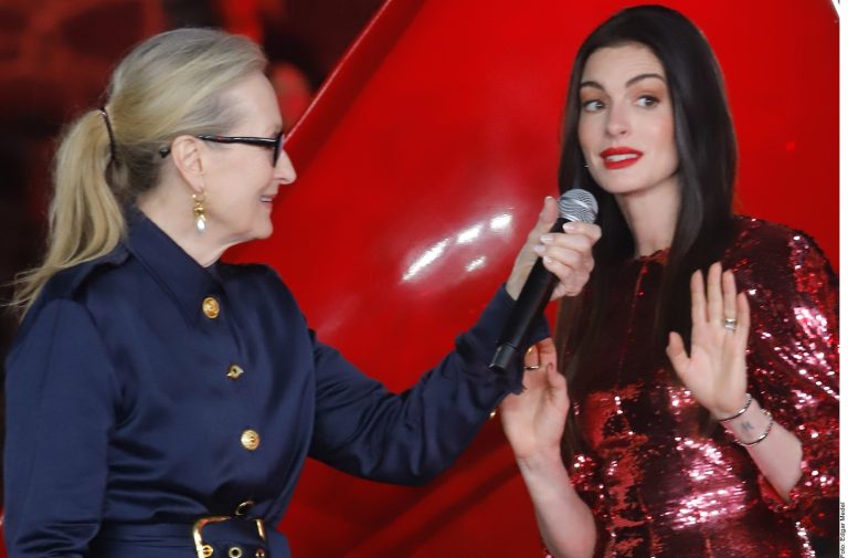 Reciben a Streep y Hathaway con tendencias mexicanas