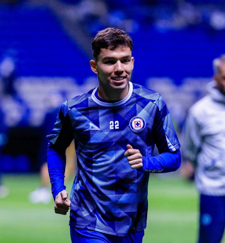 Rodarte cumple como titular y Cruz Azul avanza en Concachampions