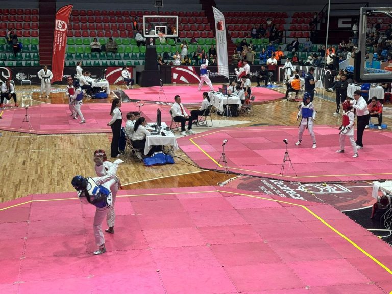 Sábado de combates de taekwondo en Olimpiada Regional