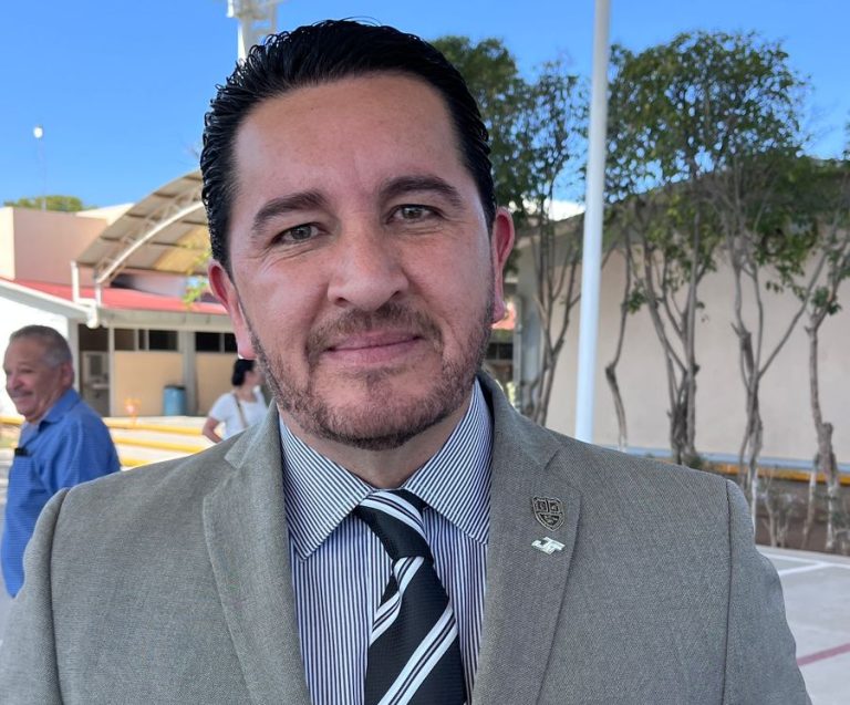 Señalan a refresquera por dañar obra