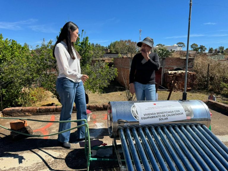 Continúa la instalación de calentadores solares en hogares zacatecanos
