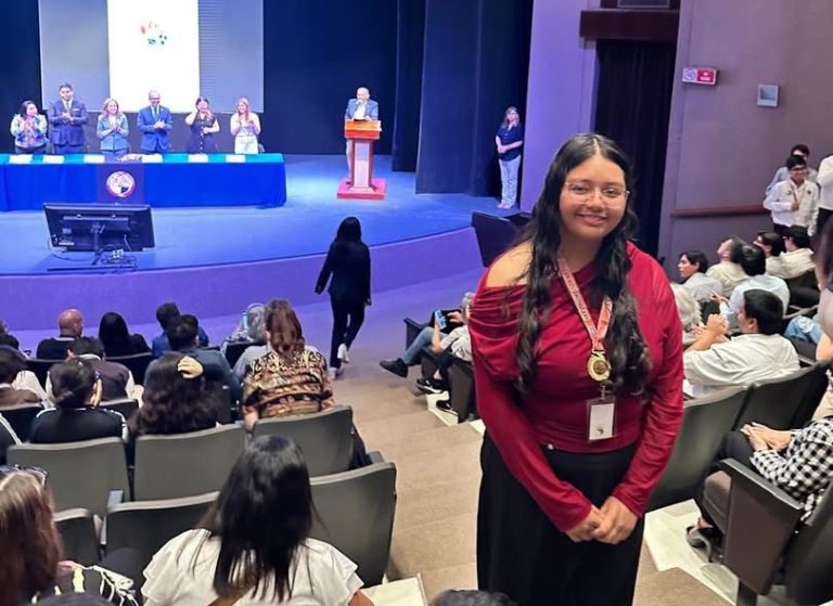 Zacatecana gana medalla de bronce en Olimpiada de Química