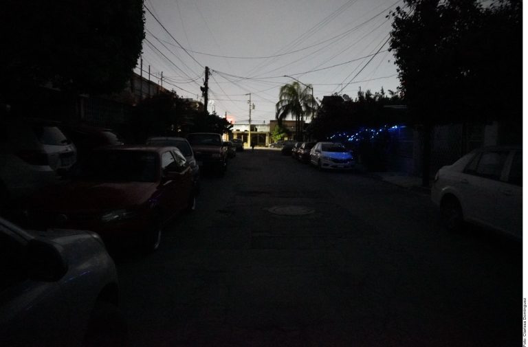 Ante riesgo de apagones, van por compras rápidas de luz
