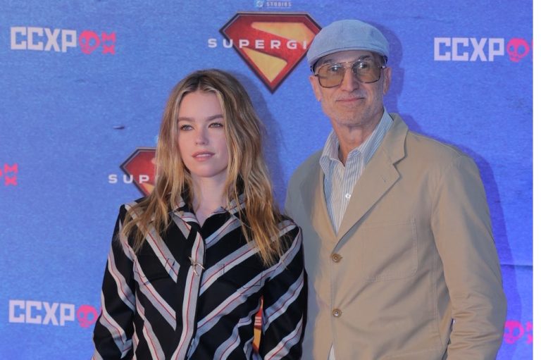Arma ‘Supergirl’ fiesta en la CCXP México