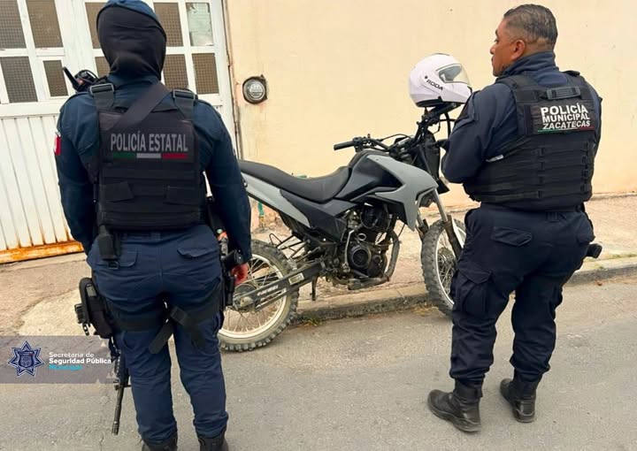 Aseguran motocicleta en la Felipe Ángeles