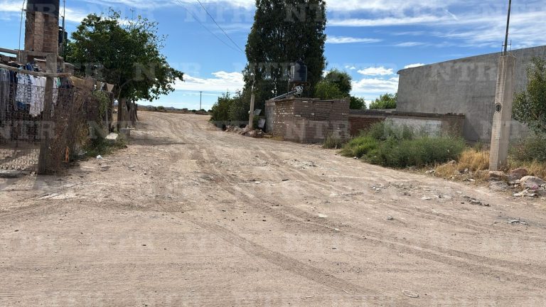 Claman por reparación de calles en Pardillo 3°