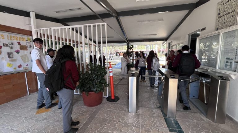 Instalan arco de seguridad en el Cbtis