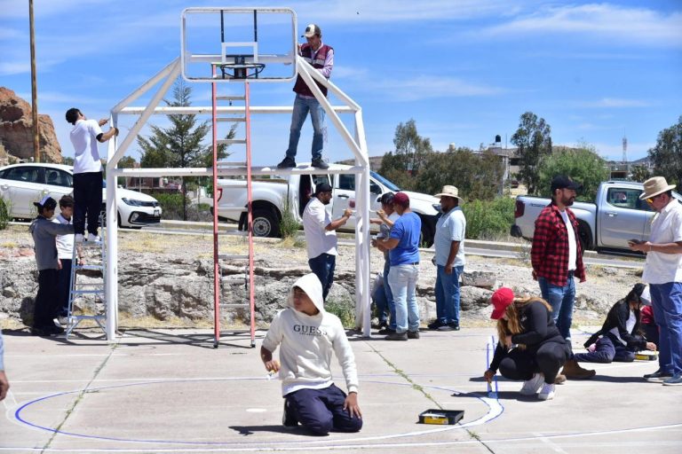 Rehabilitan cancha en La Blanca, Sombrerete