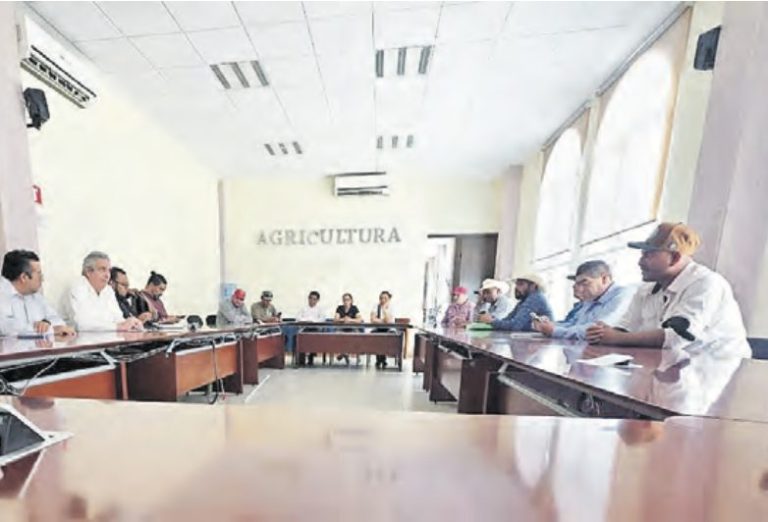 Atiende Segob a productores