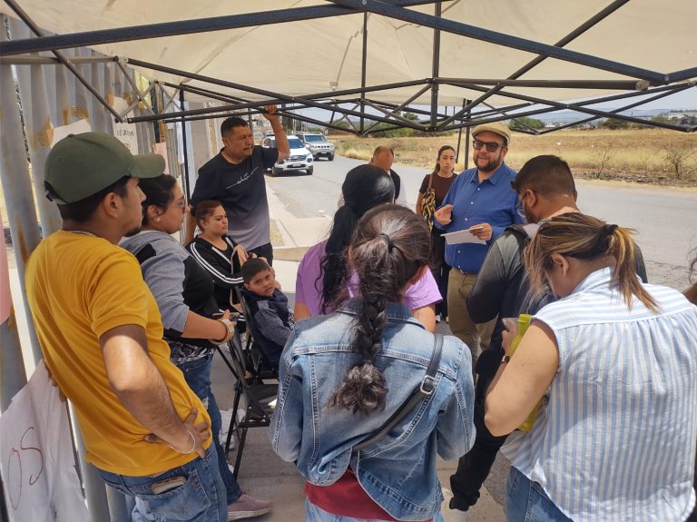 Autoridades del ISSSTE Zacatecas atienden a manifestantes