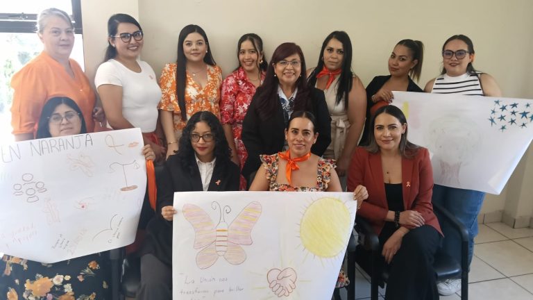 Inauguran muestra fotográfica de talleres de género en Jerez