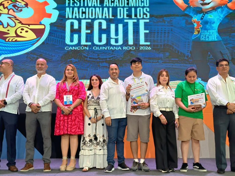 Obtienen alumnos del Cecytez 6 medallas en festival académico
