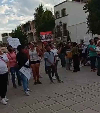 Se manifiestan en contra de la administración municipal