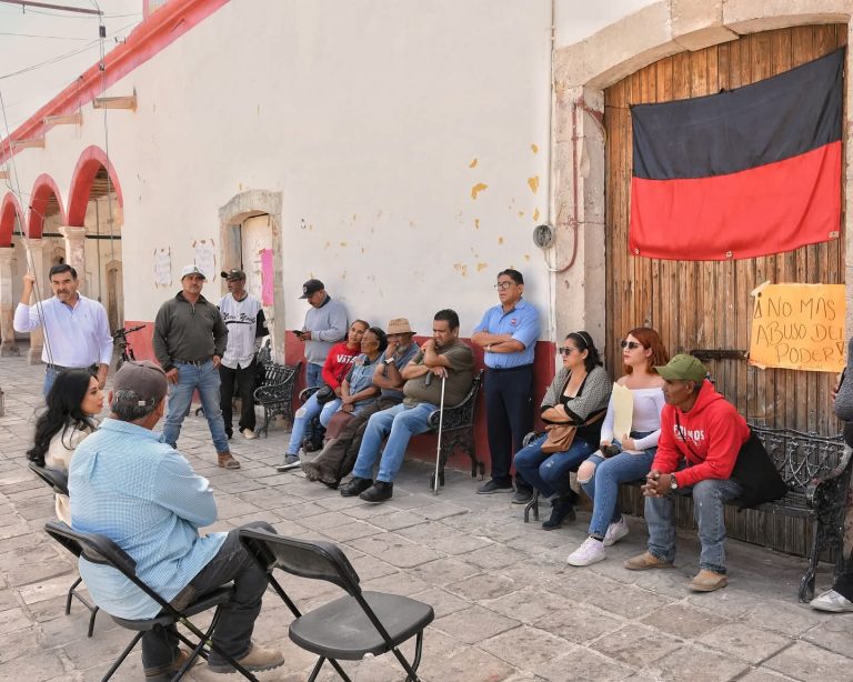Logran acuerdo empleados y alcaldía por adeudo de pago