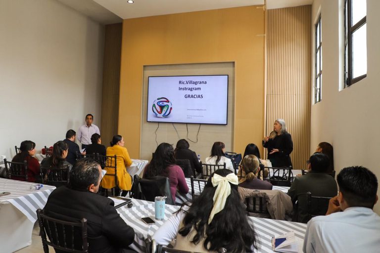 Capacitan a 25 prestadores de servicios turísticos