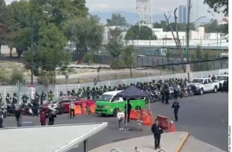 Frena cerco policiaco marcha de la CNTE