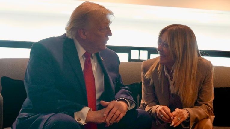 Meloni acusa a Trump de inventar que le ‘rogó’ para tomarse una foto juntos