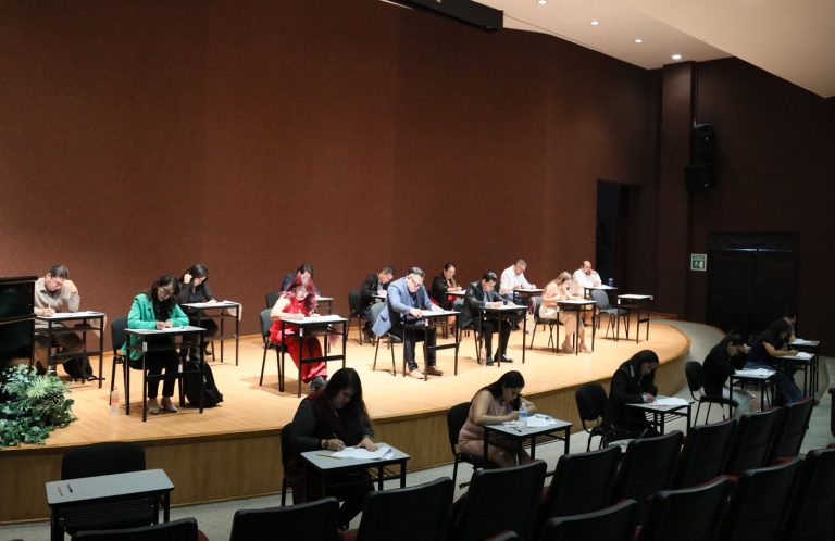 Presentan examen final aspirantes a secretario proyectista