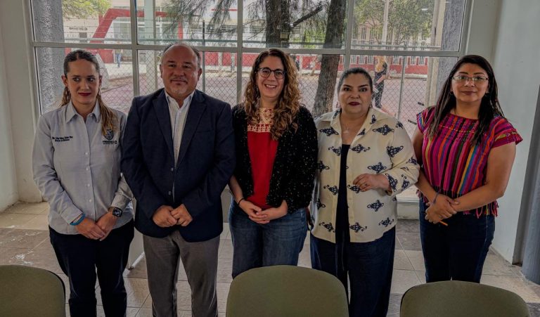 Recorren Biblioteca Municipal “Genaro García”