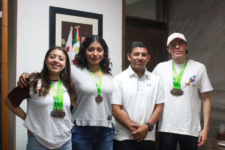 Zacatecas conquista siete medallas en Nacional de Natación