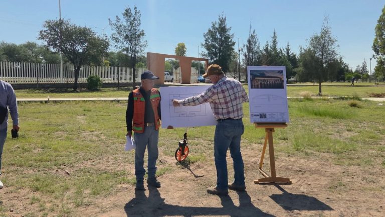 Arrancan construcción de gimnasio municipal en Nieves