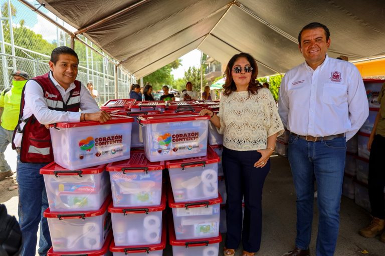Entregan despensas en Miguel Auza